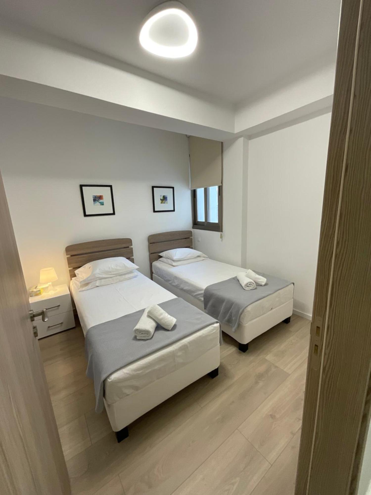 Le Voyageur Apartment Larnaca Ngoại thất bức ảnh