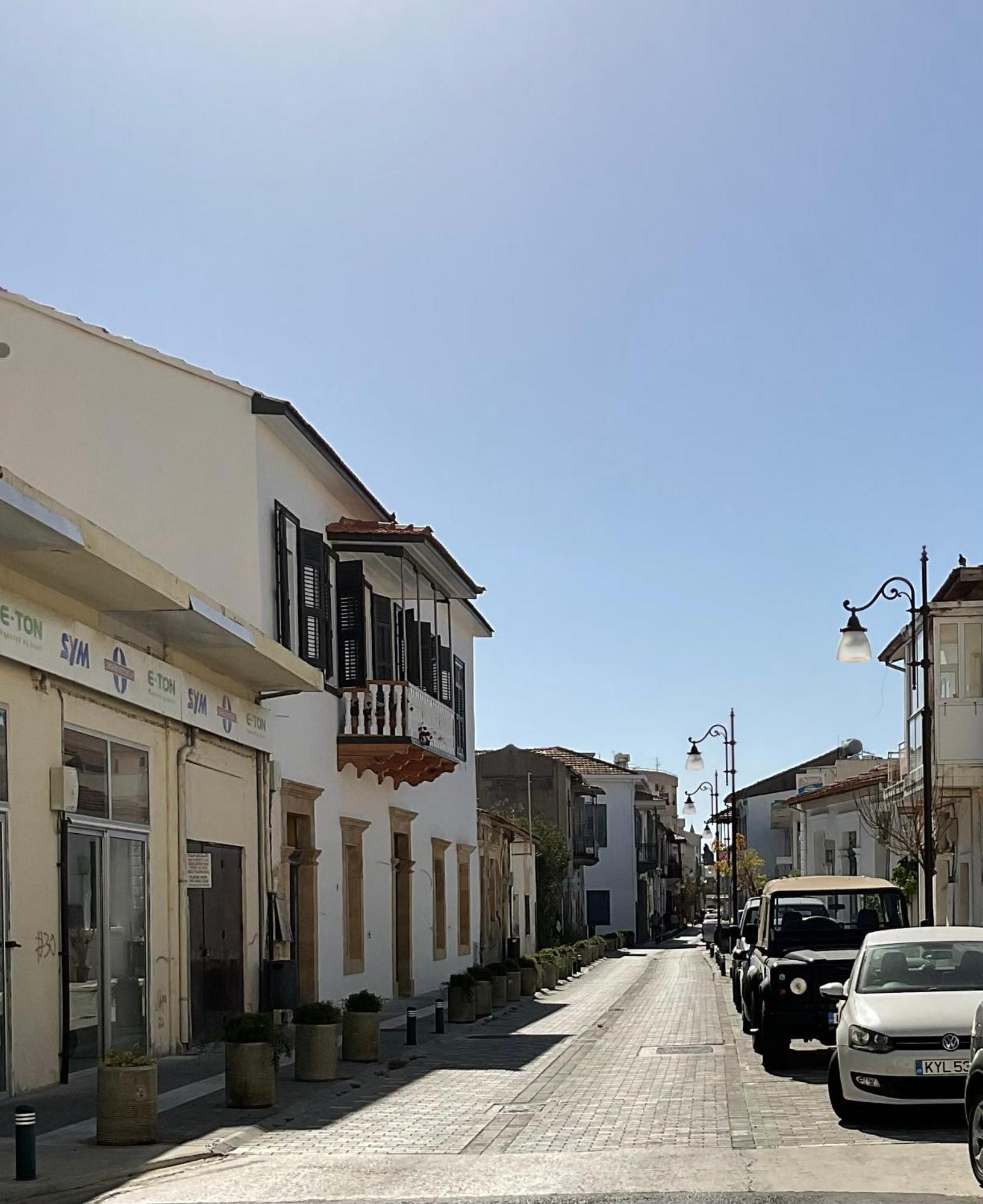 Le Voyageur Apartment Larnaca Ngoại thất bức ảnh