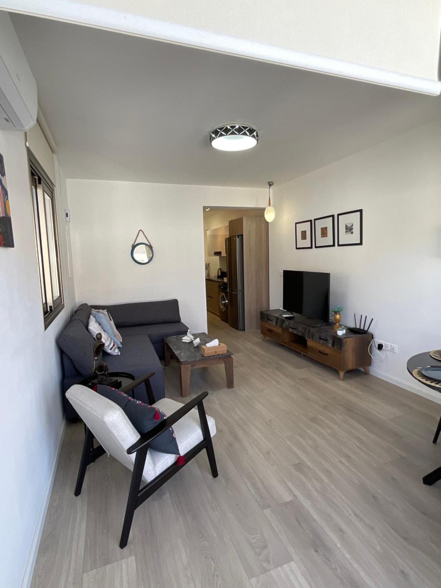 Le Voyageur Apartment Larnaca Ngoại thất bức ảnh
