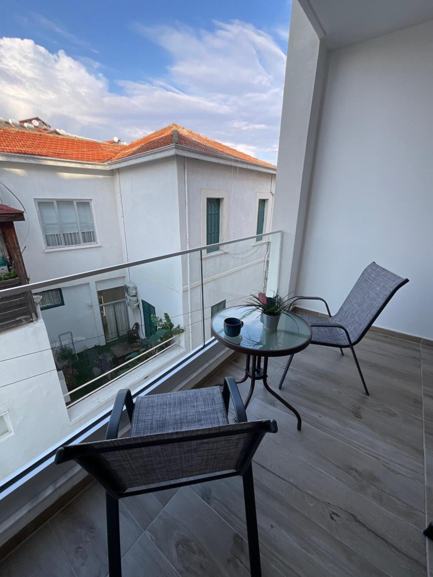 Le Voyageur Apartment Larnaca Ngoại thất bức ảnh