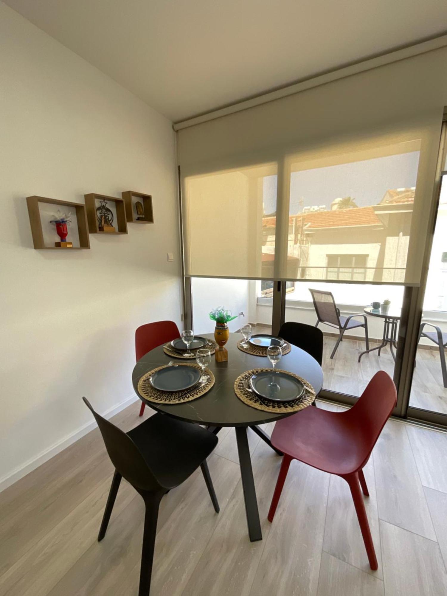 Le Voyageur Apartment Larnaca Ngoại thất bức ảnh