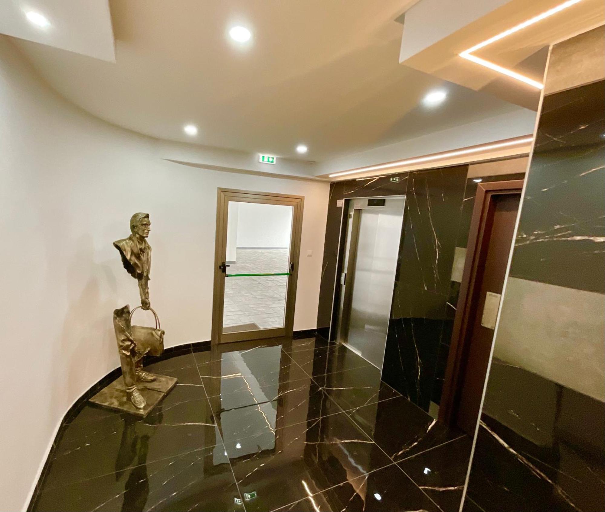 Le Voyageur Apartment Larnaca Ngoại thất bức ảnh