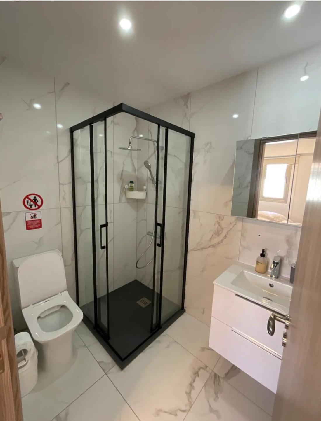 Le Voyageur Apartment Larnaca Ngoại thất bức ảnh