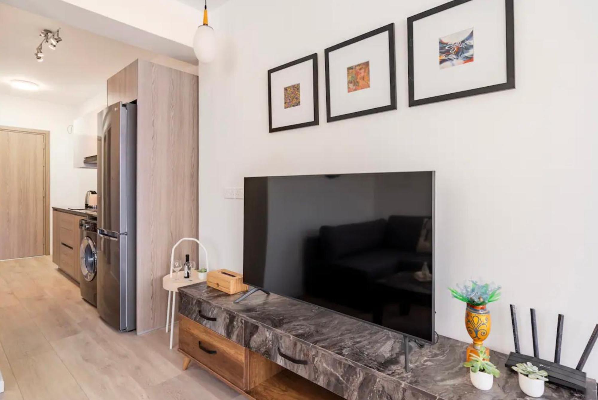 Le Voyageur Apartment Larnaca Ngoại thất bức ảnh