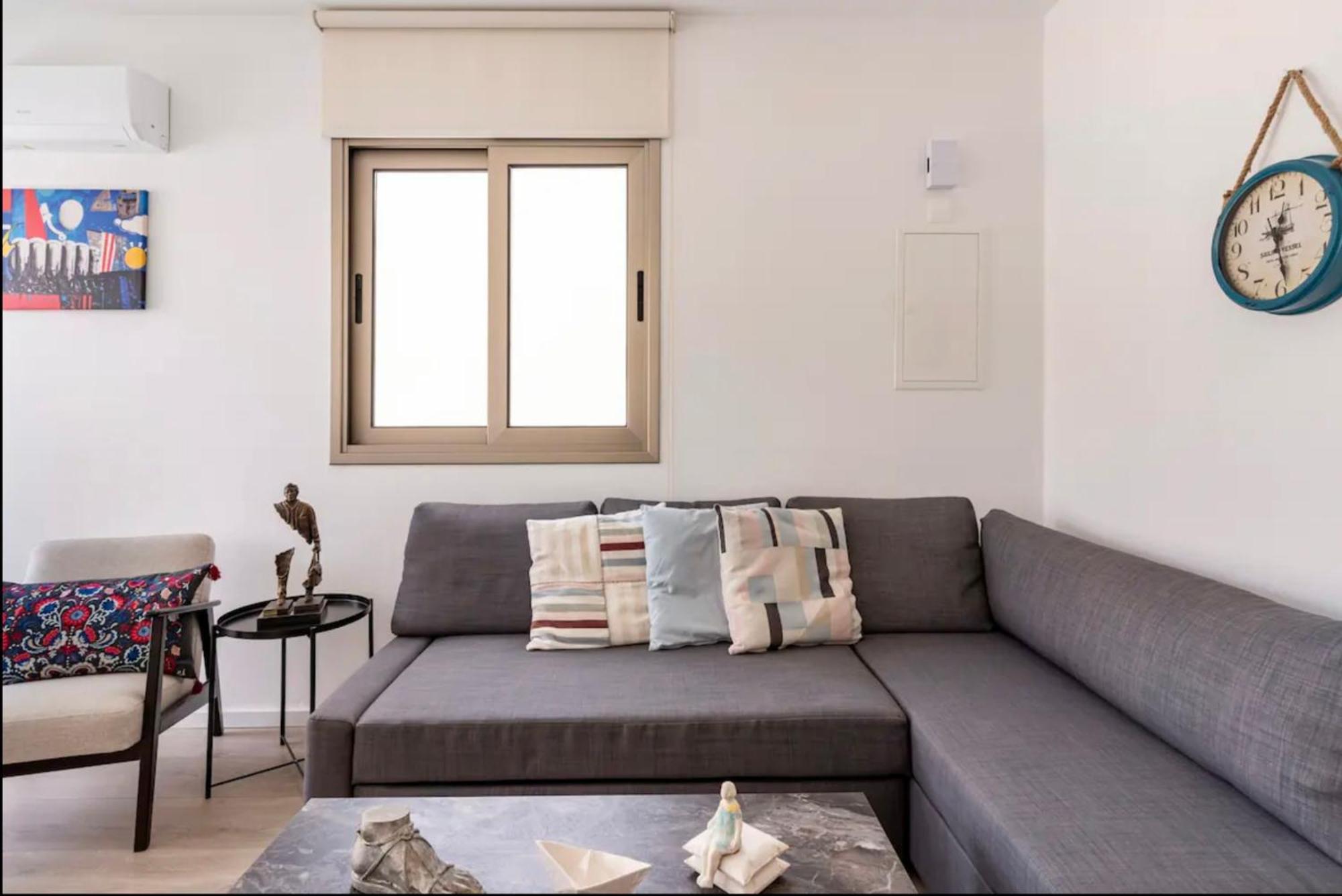 Le Voyageur Apartment Larnaca Ngoại thất bức ảnh